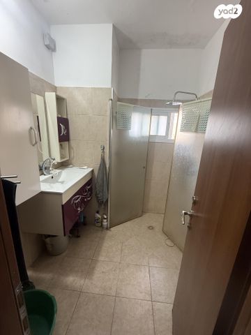 גג/ פנטהאוז, שדרות בן גוריון 9, בן גוריון, חולון