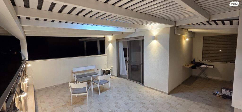 דירה, נורית, נורית, נורית