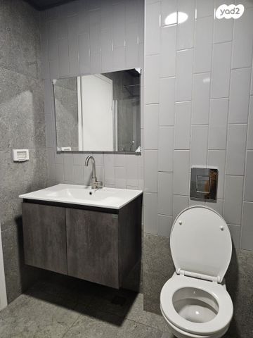 דירה, הנמל 19, שער פלמר, תחנת רכבת השמונה, חיפה