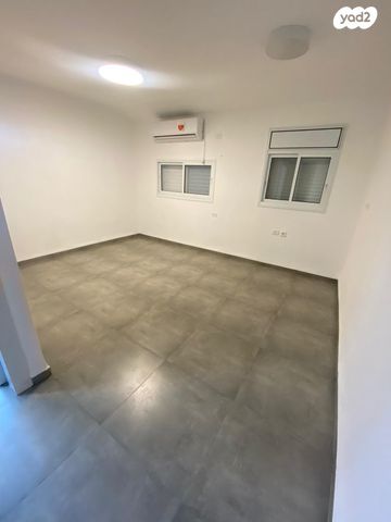 טריפלקס, שדרות וייצמן 51, ביאליק דרום, קרית ביאליק