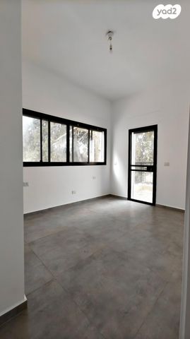 דו משפחתי, הרצל 20, אביב, ראש העין