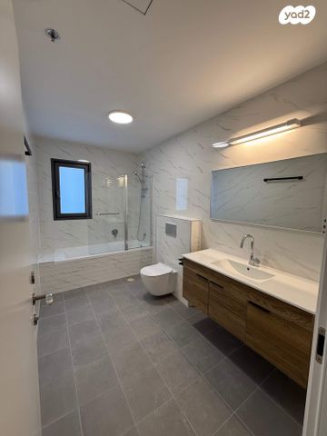 גג/ פנטהאוז, חרמון 20, נאות שז"ר, יבנה