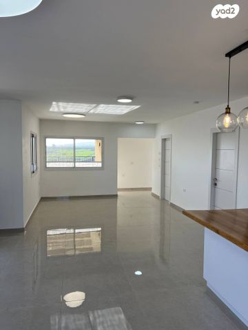 דירה, האירוסים 104, גבעת אבני, גבעת אבני