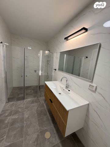 גג/ פנטהאוז, חרמון 20, נאות שז"ר, יבנה