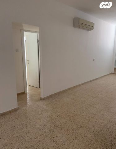 דירה, ביל"ו 64, ב' / צפון מערב העיר, רחובות