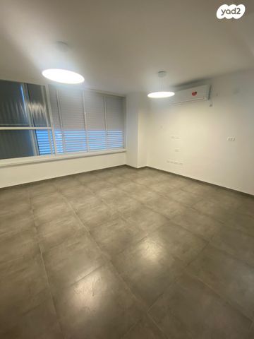 טריפלקס, שדרות וייצמן 51, ביאליק דרום, קרית ביאליק