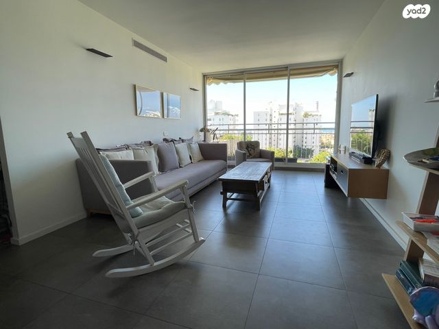 יהודה בורלא 16