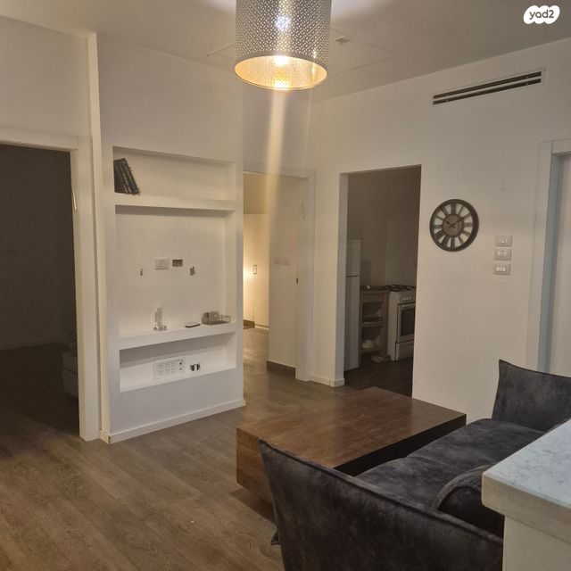 דירה, אלה 652, לוזית, לוזית