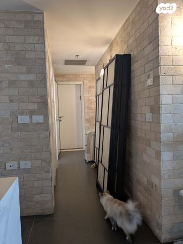 דירה, רב אלוף דן שומרון 15, קרית קריניצי, רמת גן