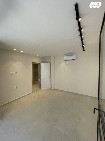 דירת גן, הלוטוס 14, עג'מי, גבעת העליה, תל אביב יפו