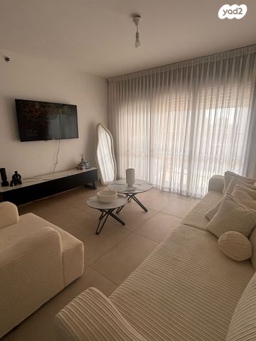 י"א הספורטאים 26