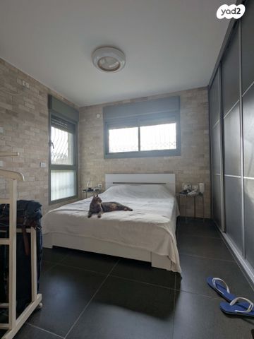 דירה, רב אלוף דן שומרון 15, קרית קריניצי, רמת גן