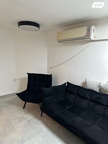 יחידת דיור, שדרות גלוסקין 15, ב' / צפון מערב העיר, רחובות