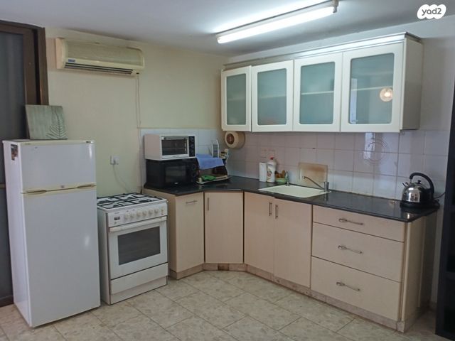 דירת גן, רקפות 11, מרכז המושבה, אבן יהודה