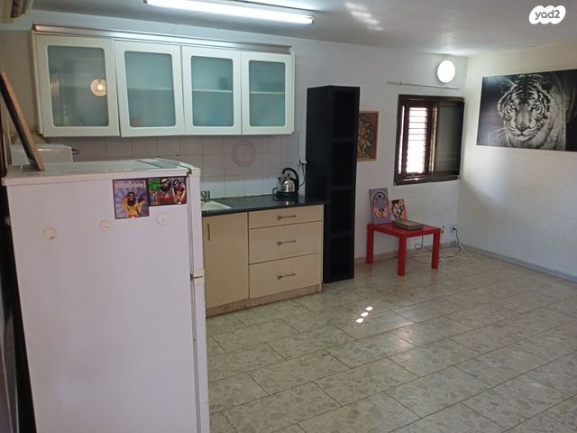 דירת גן, רקפות 11, מרכז המושבה, אבן יהודה