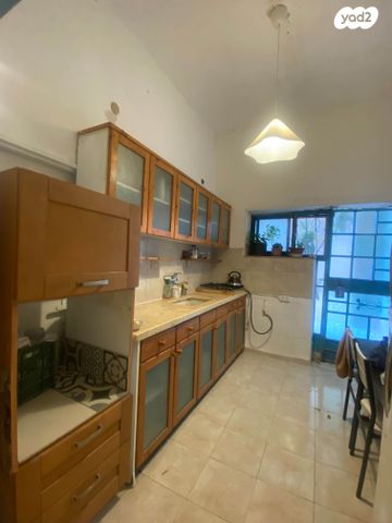 דירת גן, אחד העם 10, הרצליה, חיפה