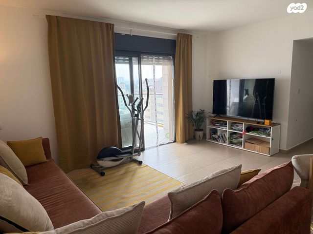 דירה, עפרה חזה 4, משכנות האומנים, קרית מוצקין