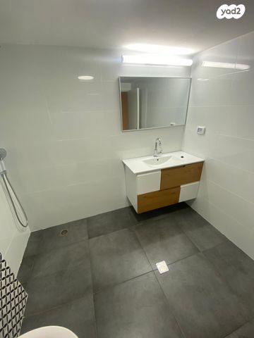 טריפלקס, שדרות וייצמן 51, ביאליק דרום, קרית ביאליק