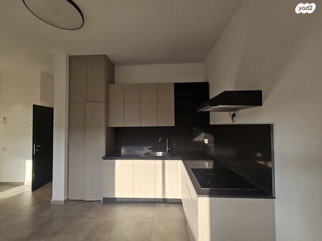 דירה, הנמל 19, שער פלמר, תחנת רכבת השמונה, חיפה