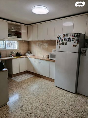 דירה, הארבעה 52, פסגת זאב, ירושלים