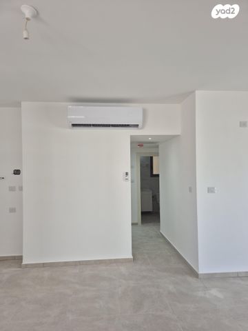 דירה, לאה גולדברג 10, חתני פרס ישראל, באר יעקב