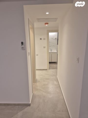 דירה, לאה גולדברג 10, חתני פרס ישראל, באר יעקב