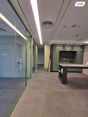 שדרות טום לנטוס 4