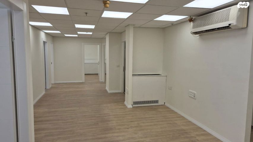 דרך זאב ז'בוטינסקי 33