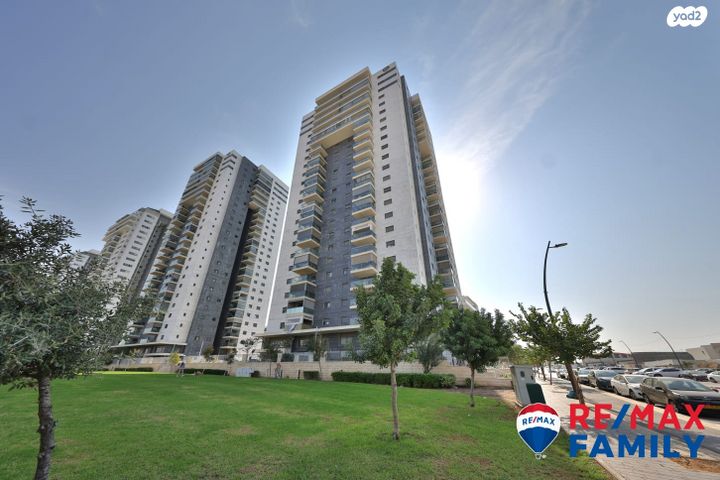 דירה, נעמי שמר 10, נאות אפק, אפקה, קרית ביאליק