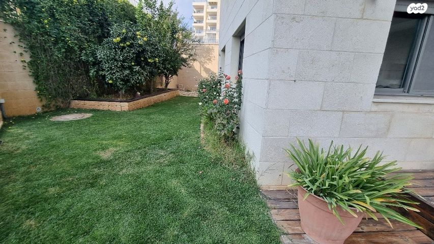 דירת גן, שער הגיא, יקנעם עילית