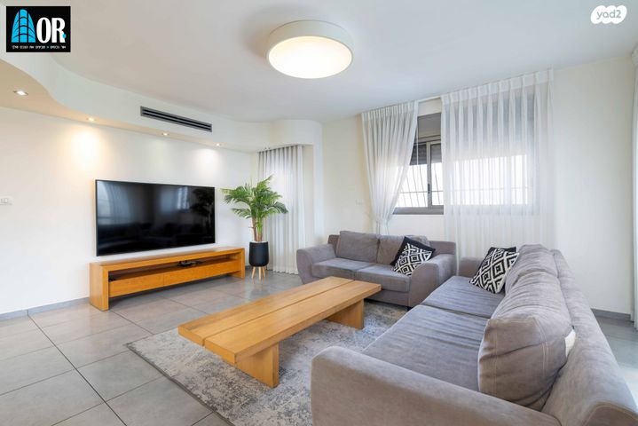 דירה, שדרות האלונים, פארק המושבה, באר יעקב