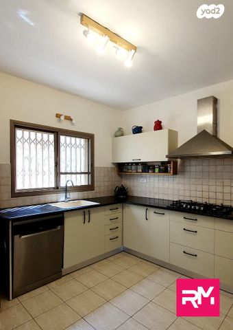 דו משפחתי, מושבה מרכז, זכרון יעקב