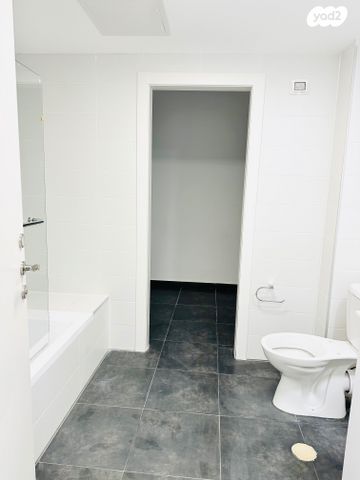 דירה, ענת גוב, צומת סביון, קרית אונו