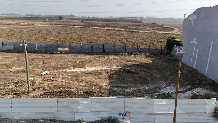 מגרשים, בר לב, מזכרת בתיה