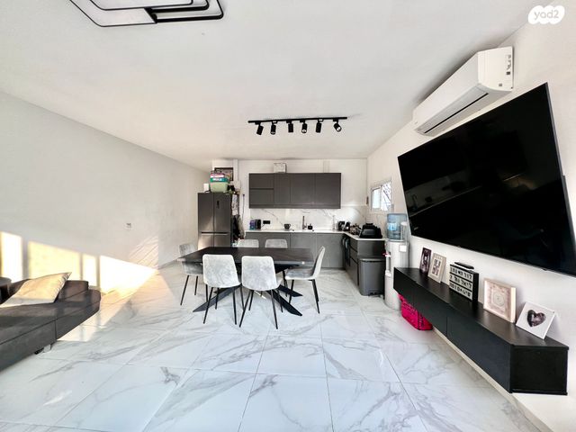 דירה, שדרות חיים וייצמן 105, צפון מערב מרכז העיר, נתניה