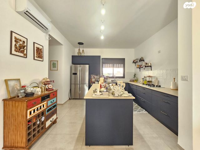 דו משפחתי, חולית, שאר העיר, כפר ורדים