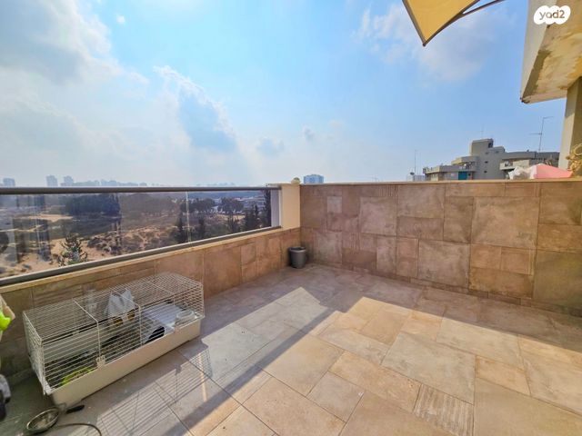 גג/ פנטהאוז, דוד צדוק, בן גוריון, חולון