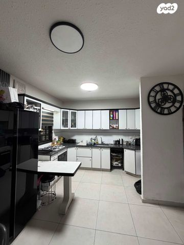 גג/ פנטהאוז, זרובבל 8, דרום מערב ותיק, בת ים