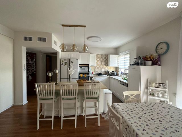 דירה, מגדל המנורה, אבני חן, מודיעין מכבים רעות