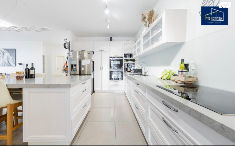 דירת גן, שייקה אופיר, פסגות אפק, ראש העין