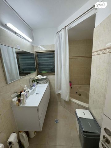 דירה, השר שפירא, דרום מערב ותיק, בת ים