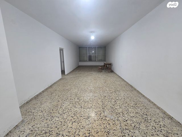 דירה, הרצל 38, מרכז העיר, חדרה