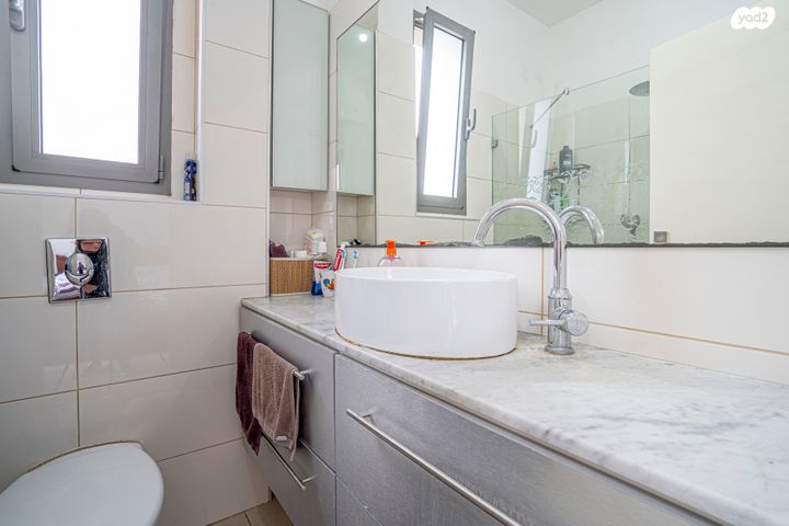 דירה, הוד השרון