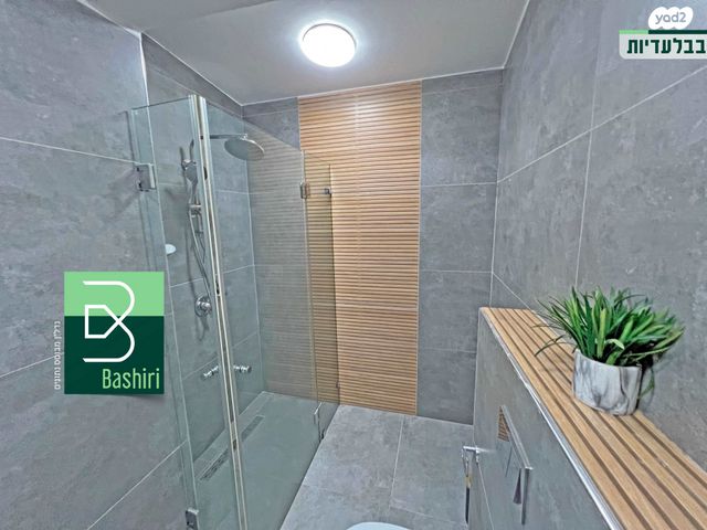 דו משפחתי, יסמין, שכונת הורדים, קרית שמונה