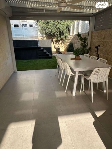 דירת גן, דוכיפת, הציפורים, מודיעין מכבים רעות