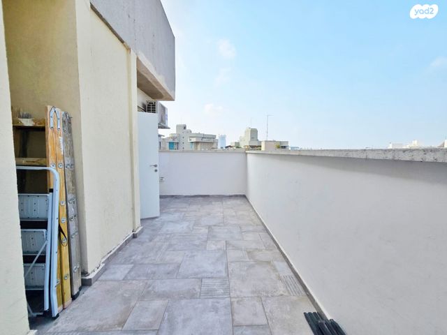 גג/ פנטהאוז, דוד צדוק, בן גוריון, חולון