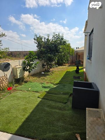 דו משפחתי, המעגל 22, הוד השרון