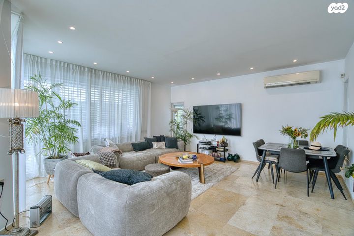 דו משפחתי, עפרוני 7, המעוף, קיסריה