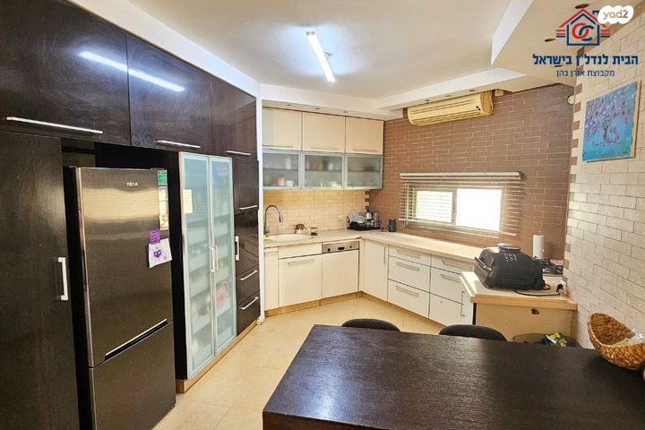 דירה, יהושע רבינוביץ, בן גוריון, חולון