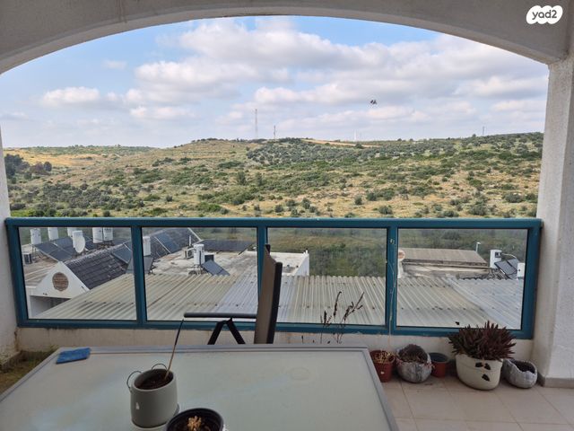 דירת גן, אורנית, אורנית